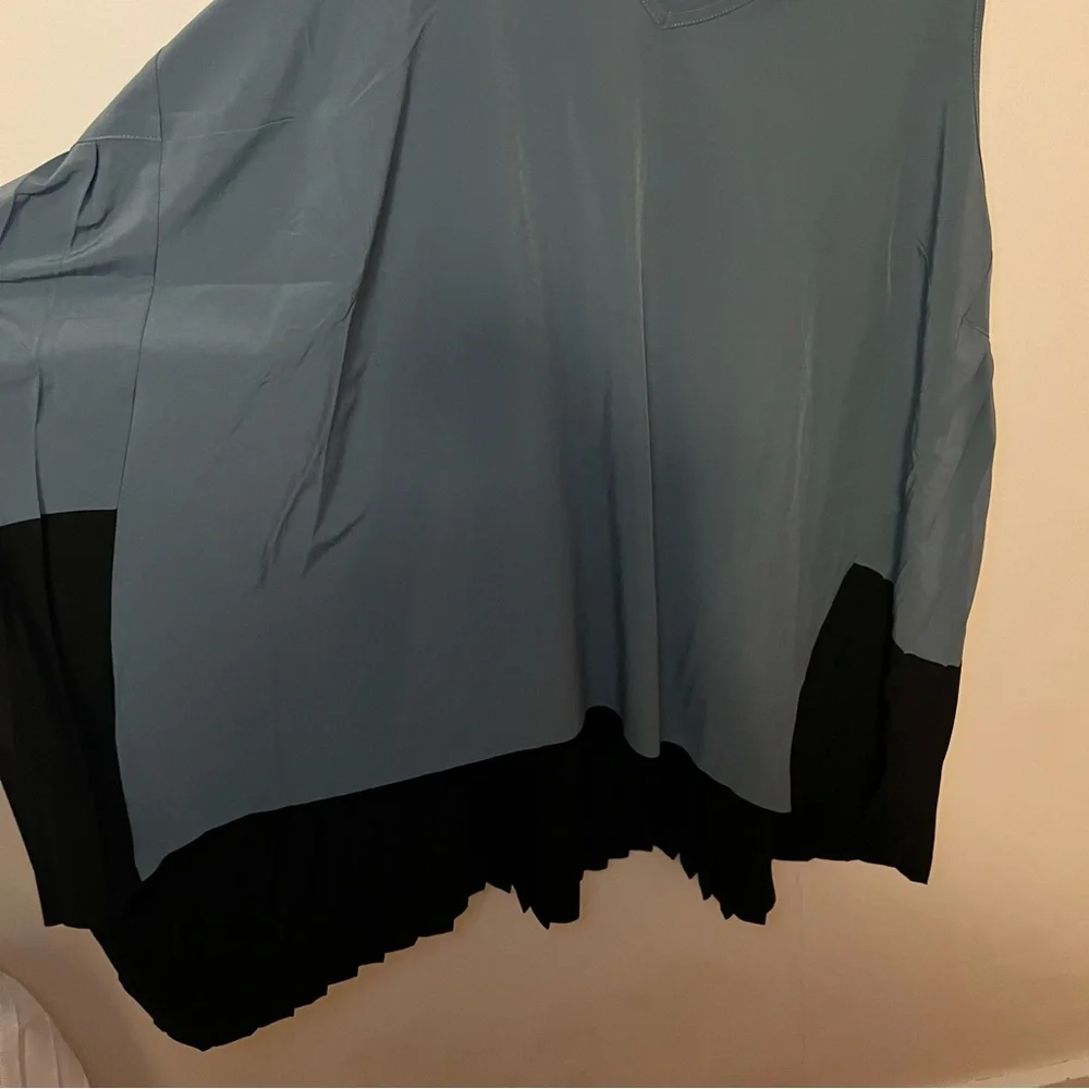 ATHLETA SWING FORWARD TOPS - Picture 3 of 8